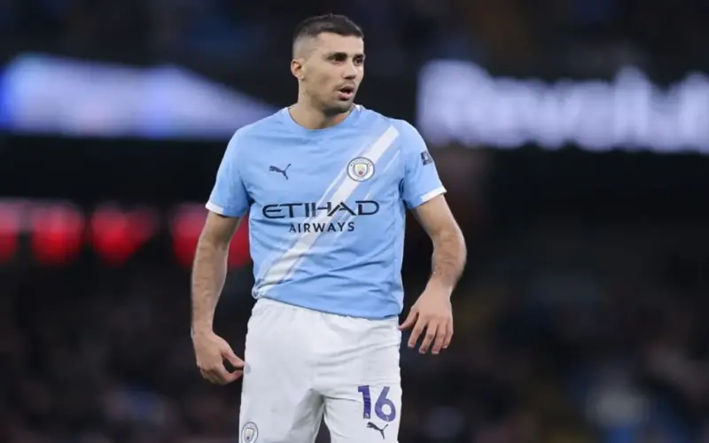 لاعب تشيلسي يُهدد انتقال رودري إلى ريال مدريد